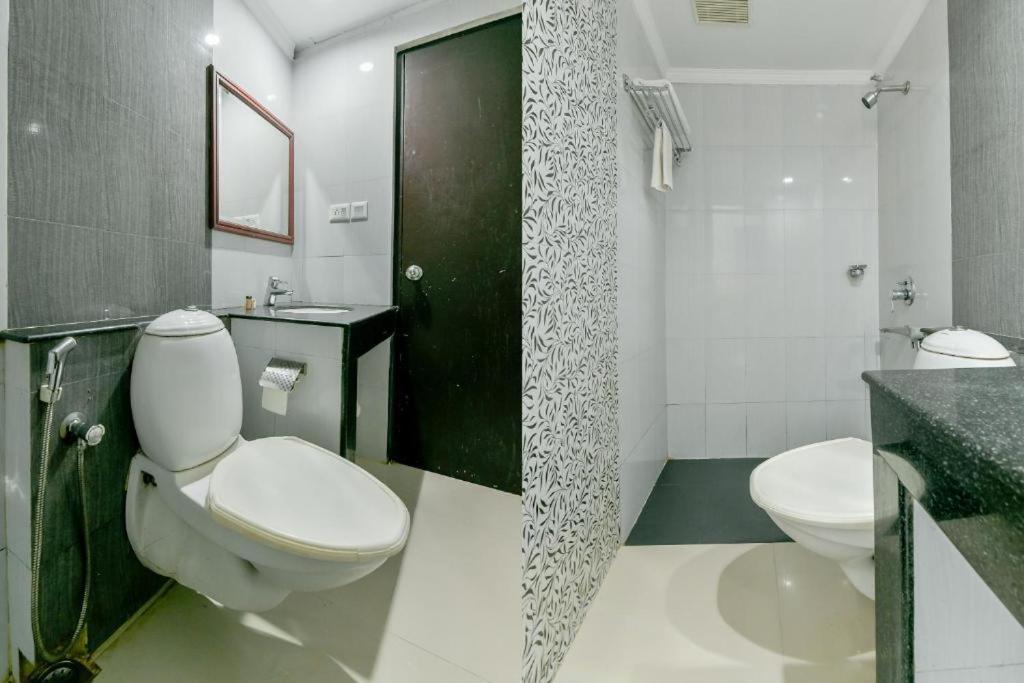 Готель Centre Point Kochi Екстер'єр фото