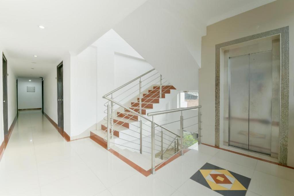 Готель Centre Point Kochi Екстер'єр фото