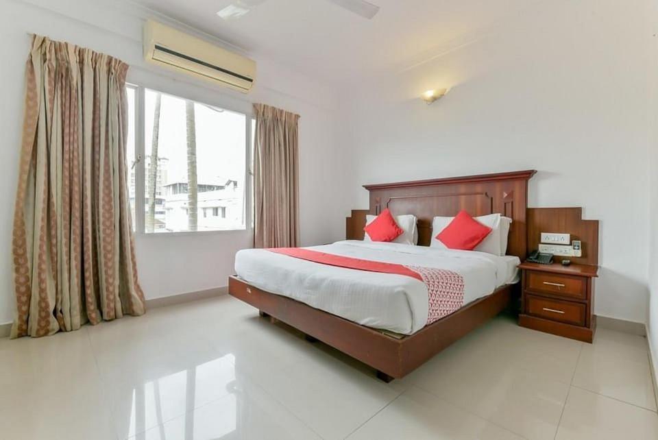 Готель Centre Point Kochi Екстер'єр фото