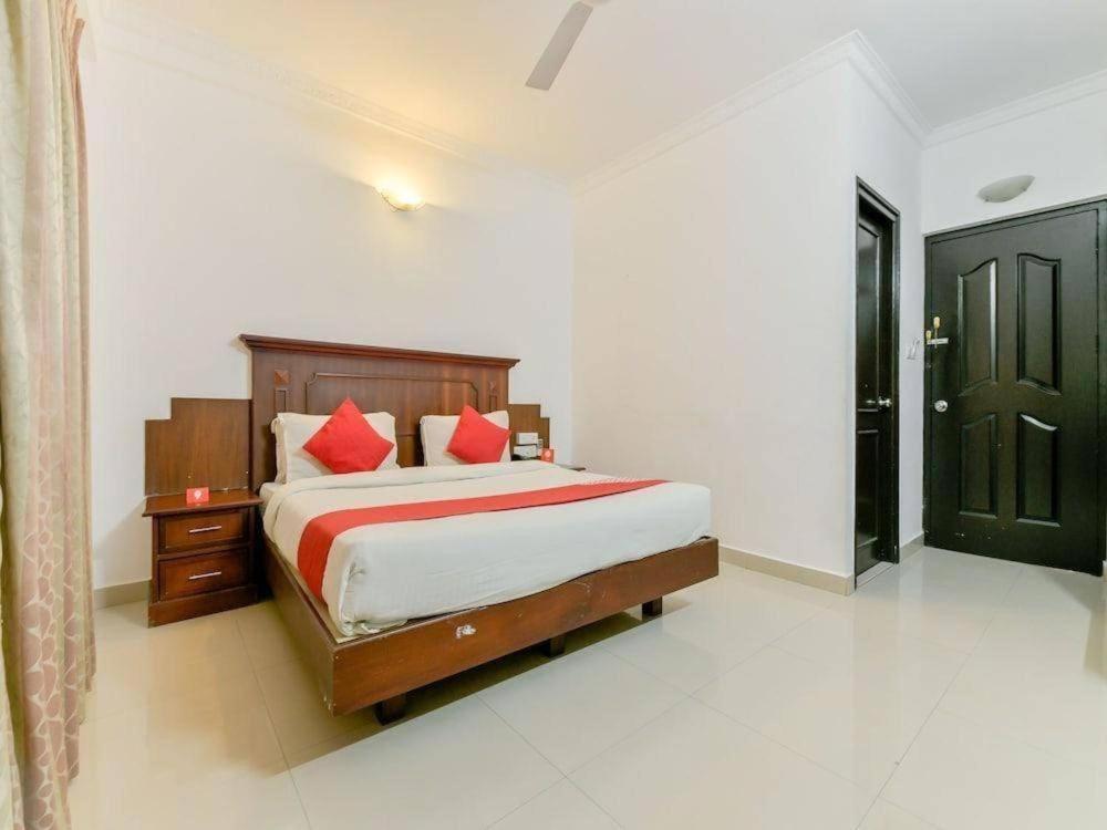 Готель Centre Point Kochi Екстер'єр фото