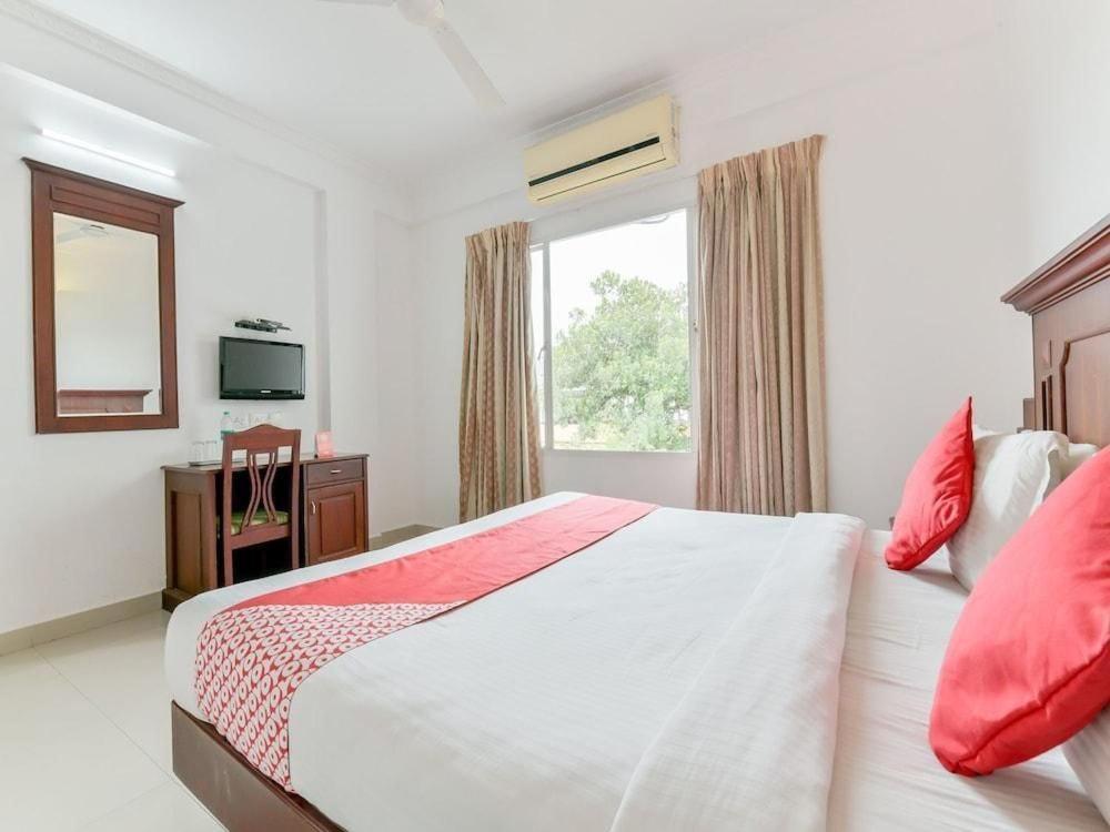 Готель Centre Point Kochi Екстер'єр фото